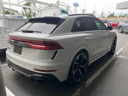 Glacier White Metallic 2023 Audi RS Q8 4.0T quattro