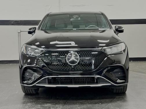 Obsidian Black Metallic 2023 Mercedes-Benz EQE 500 Base 4MATIC