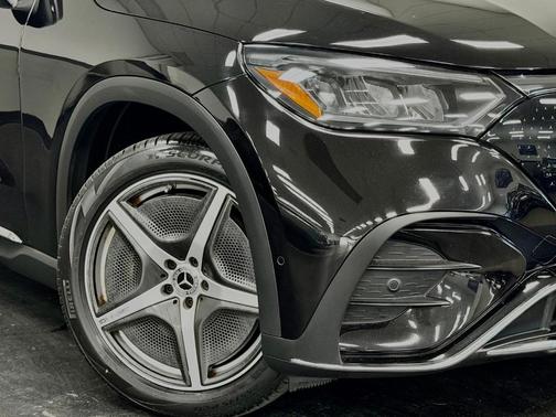 Obsidian Black Metallic 2023 Mercedes-Benz EQE 500 Base 4MATIC