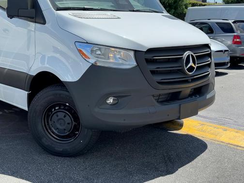 2025 Mercedes-Benz Sprinter 2500 Standard Roof