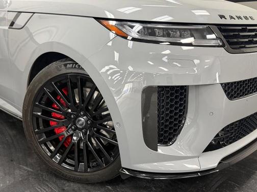 Marl Grey In Gloss Finish 2025 Land Rover Range Rover Sport P635 SV Edition Two