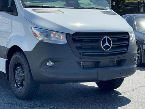 2025 Mercedes-Benz Sprinter 2500 Standard Roof