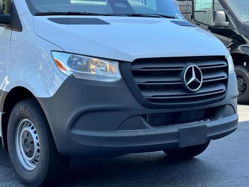 2025 Mercedes-Benz Sprinter 2500 Standard Roof