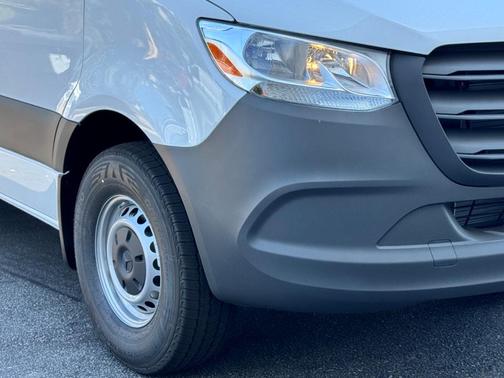 2025 Mercedes-Benz Sprinter 2500 Standard Roof