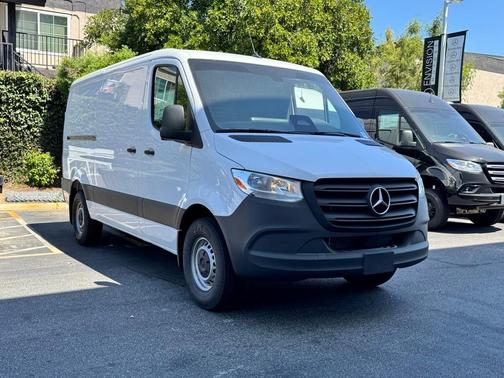 2025 Mercedes-Benz Sprinter 2500 Standard Roof