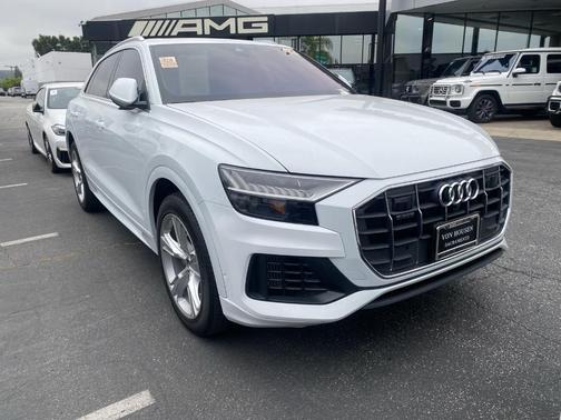 Glacier White Metallic 2023 Audi Q8 55 Premium