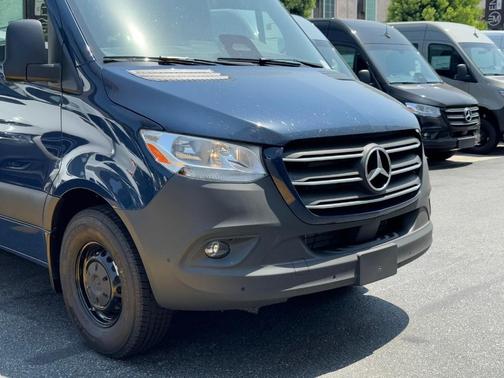 2025 Mercedes-Benz Sprinter 2500 High Roof