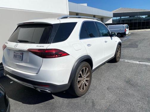 Polar White 2025 Mercedes-Benz GLE 450e 4MATIC