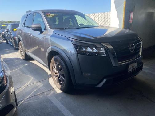 Gun Metallic 2022 Nissan Pathfinder S