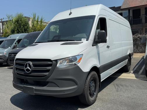 2025 Mercedes-Benz Sprinter 2500 High Roof