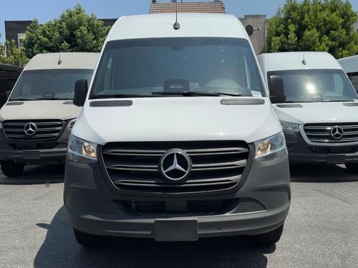 2025 Mercedes-Benz Sprinter 2500 High Roof