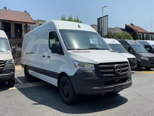 2025 Mercedes-Benz Sprinter 2500 High Roof