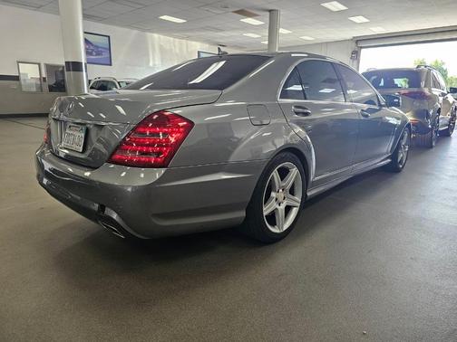 2010 Mercedes-Benz S-Class S 550