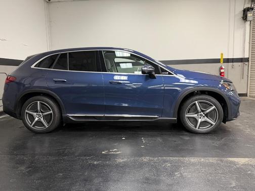 2023 Mercedes-Benz EQE 500 Base 4MATIC