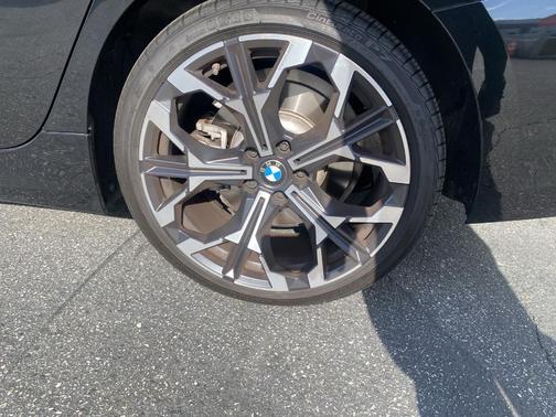 Black Sapphire Metallic 2025 BMW 330 i