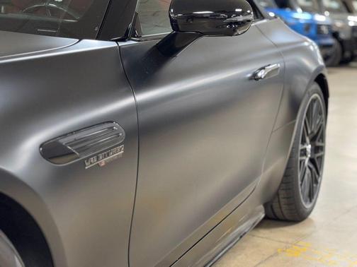 2025 Mercedes-Benz AMG SL 63 S E Performance