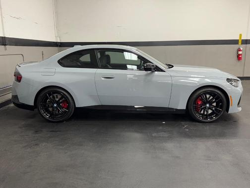 Brooklyn Gray Metallic 2024 BMW M240 i xDrive