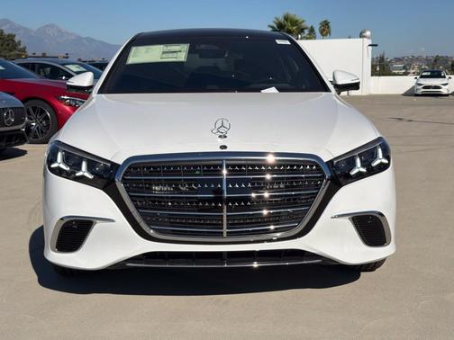 Moon 2027 Mercedes-Benz S-Class 580
