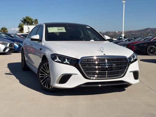Moon 2027 Mercedes-Benz S-Class 580