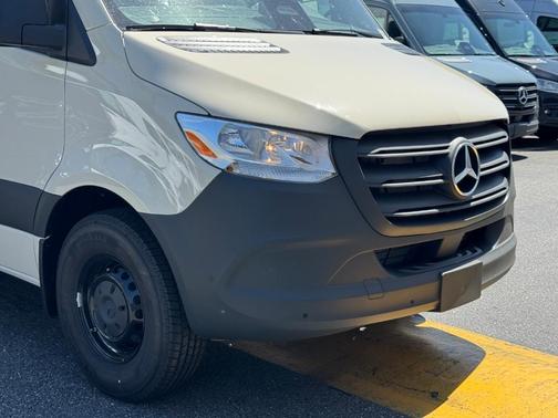 2025 Mercedes-Benz Sprinter 2500 Standard Roof