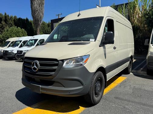 2025 Mercedes-Benz Sprinter 2500 Standard Roof