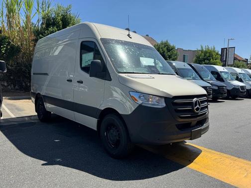 2025 Mercedes-Benz Sprinter 2500 Standard Roof