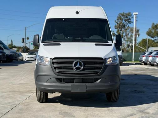 2026 Mercedes-Benz Sprinter 2500 High Roof