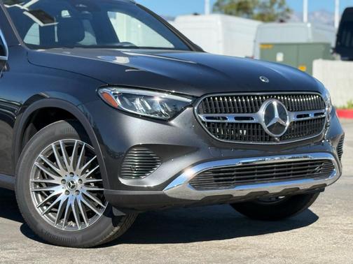 2025 Mercedes-Benz GLC 300 Base