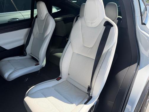 2022 Tesla Model X Plaid