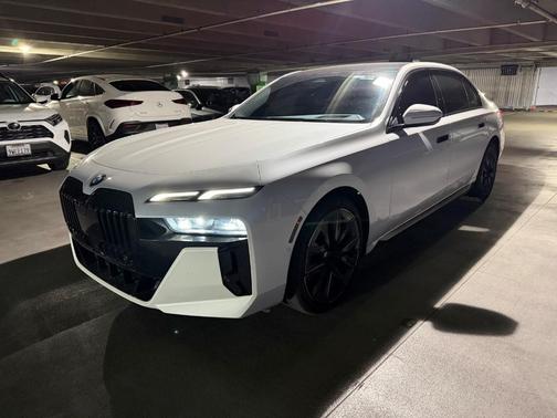 2023 BMW 740 i