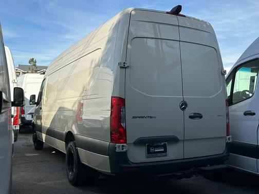 2025 Mercedes-Benz Sprinter 3500 170 WB High Roof Extended Cargo