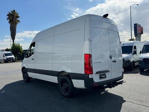 2025 Mercedes-Benz Sprinter 2500 Standard Roof