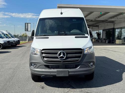 2025 Mercedes-Benz Sprinter 2500 Standard Roof