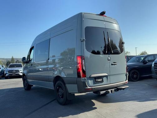 2025 Mercedes-Benz Sprinter 2500 144 WB Standard Roof Crew