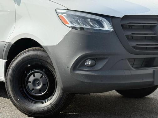 2026 Mercedes-Benz Sprinter 2500 PASSENGER 144 WB