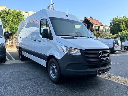 2025 Mercedes-Benz Sprinter 2500 High Roof