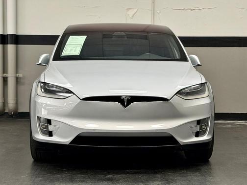 Silver Metallic 2017 Tesla Model X 100D