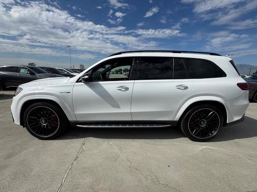 2025 Mercedes-Benz AMG GLS 63 Base