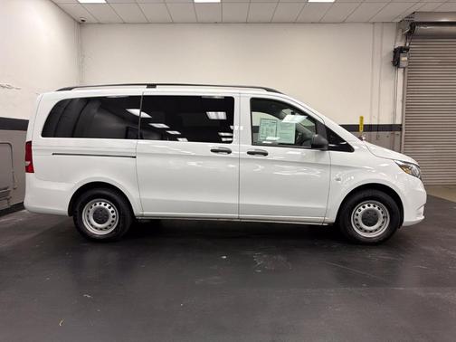 Mountain Crystal White Metallic 2023 Mercedes-Benz Metris Base