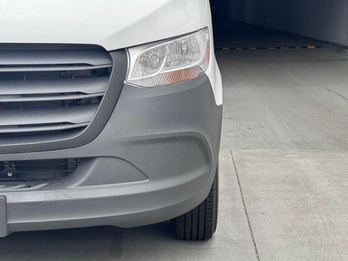 2024 Mercedes-Benz eSprinter 2500 170 WB High Roof Cargo