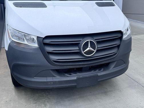 2024 Mercedes-Benz eSprinter 2500 170 WB High Roof Cargo