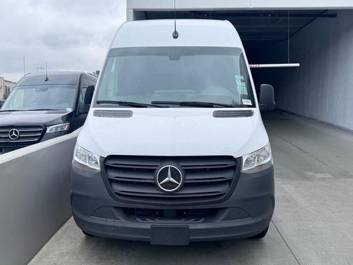 2024 Mercedes-Benz eSprinter 2500 170 WB High Roof Cargo