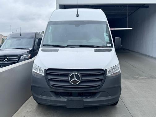 2024 Mercedes-Benz eSprinter 2500 170 WB High Roof Cargo