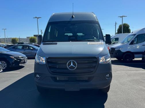 2025 Mercedes-Benz Sprinter 2500 144 WB Standard Roof Crew