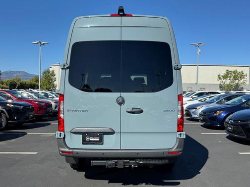 2025 Mercedes-Benz Sprinter 2500 144 WB Standard Roof Crew