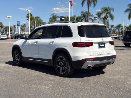 Polar White 2026 Mercedes-Benz GLB 250 Base 4MATIC