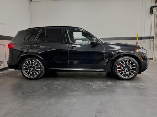 Black Sapphire Metallic 2024 BMW X5 PHEV xDrive50e