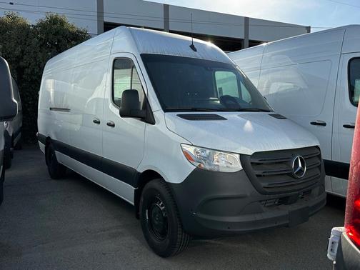 2025 Mercedes-Benz Sprinter 2500 High Roof