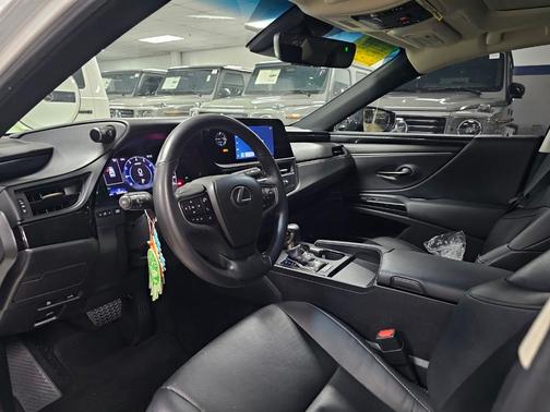 2023 Lexus ES 350 Base