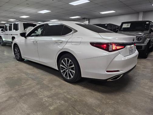 2023 Lexus ES 350 Base